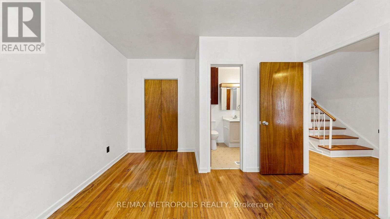 1 COUNCIL CRESCENT - 8