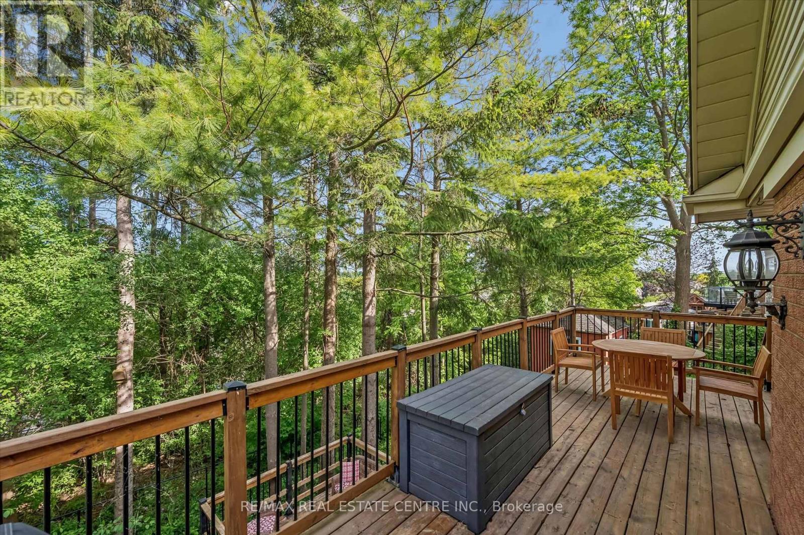 21 TINATAWA COURT - 26