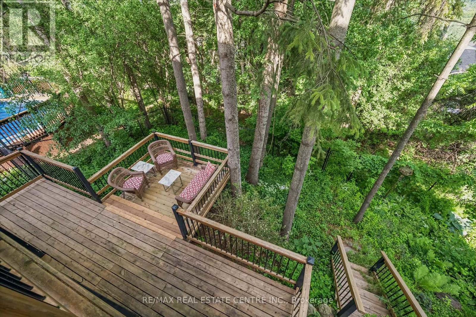 21 TINATAWA COURT - 27