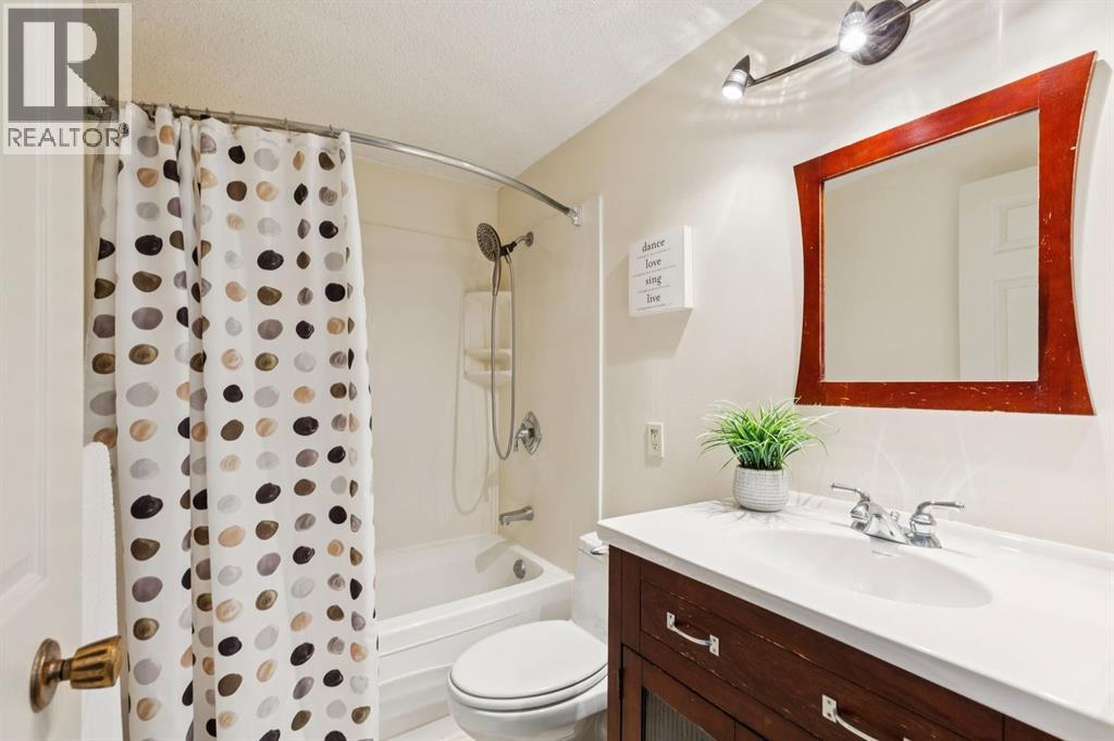 Upstairs Bath