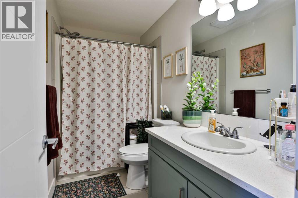 Full bath upper level