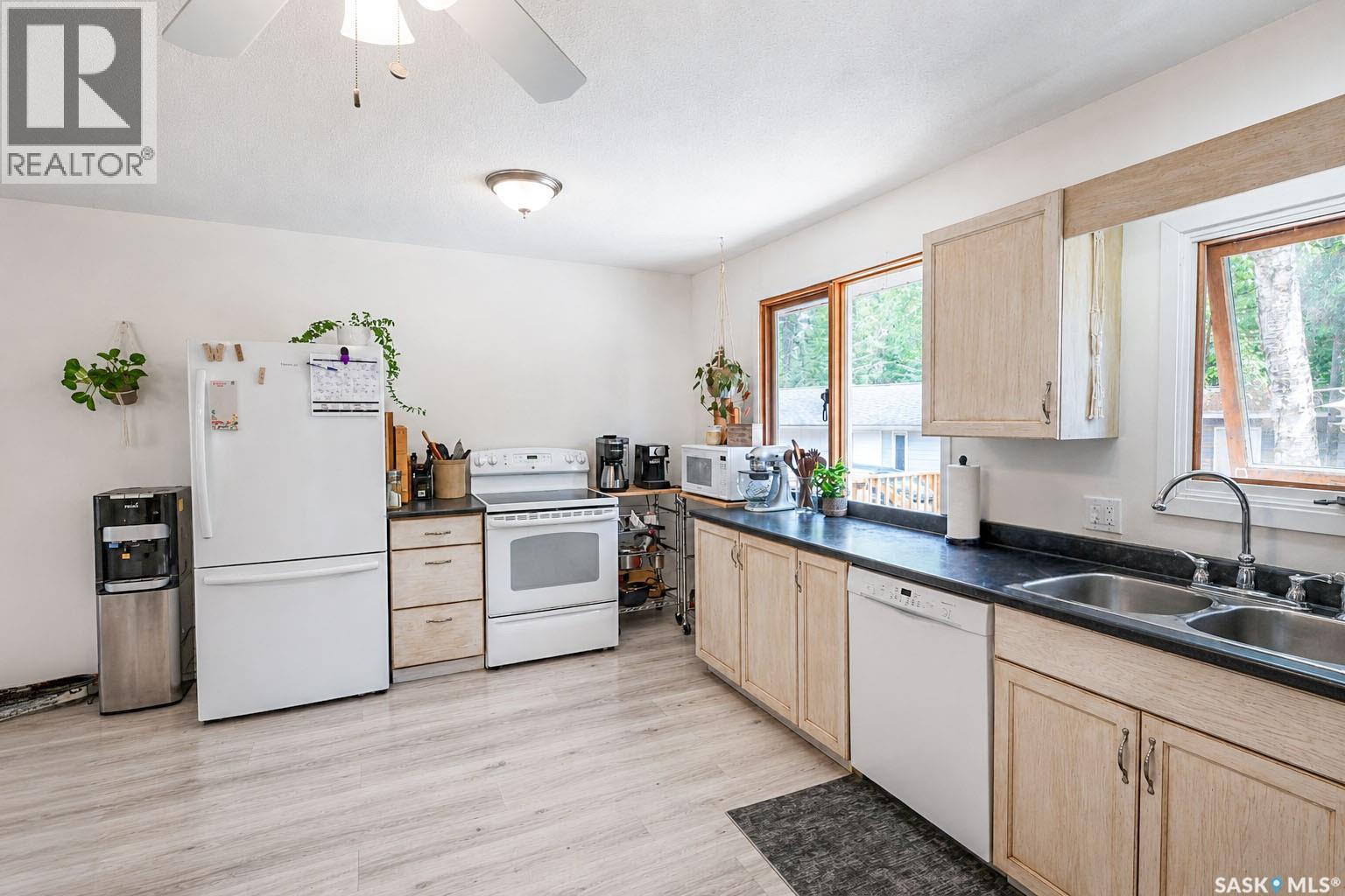 505 Marine DRIVE - 9