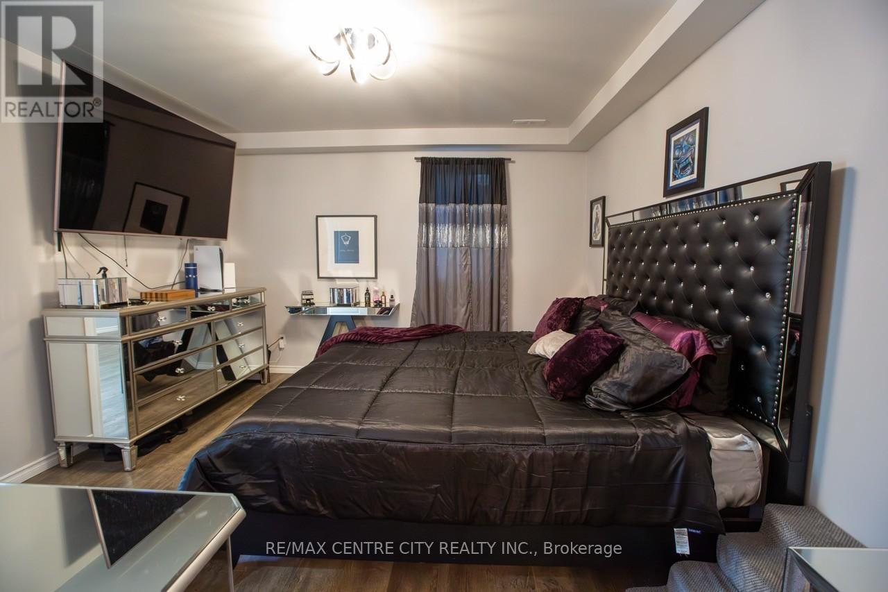 6 PRINCE ALBERT STREET - 19
