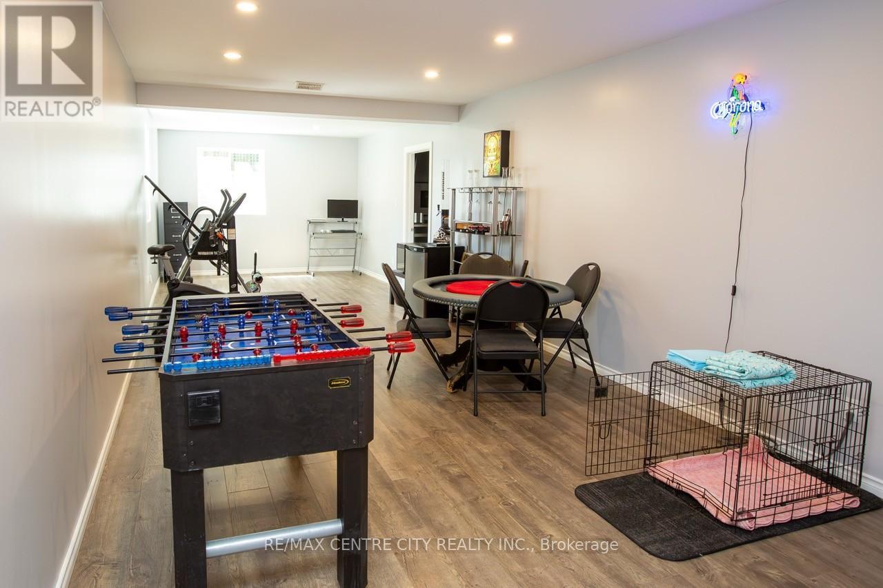6 PRINCE ALBERT STREET - 25