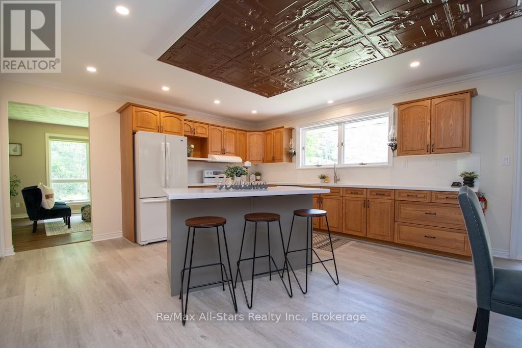 32 FOREST DRIVE - 14