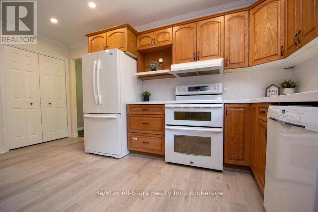 32 FOREST DRIVE - 15