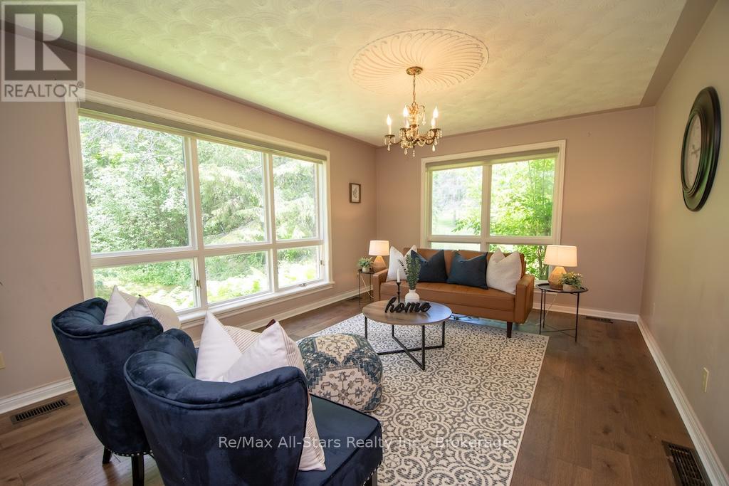 32 FOREST DRIVE - 19