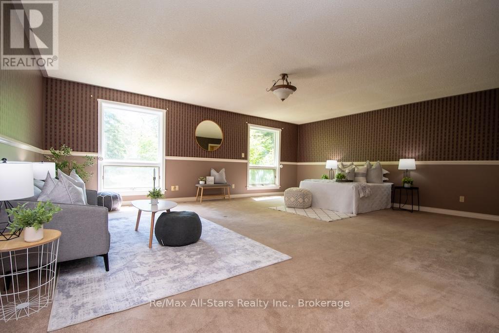 32 FOREST DRIVE - 22