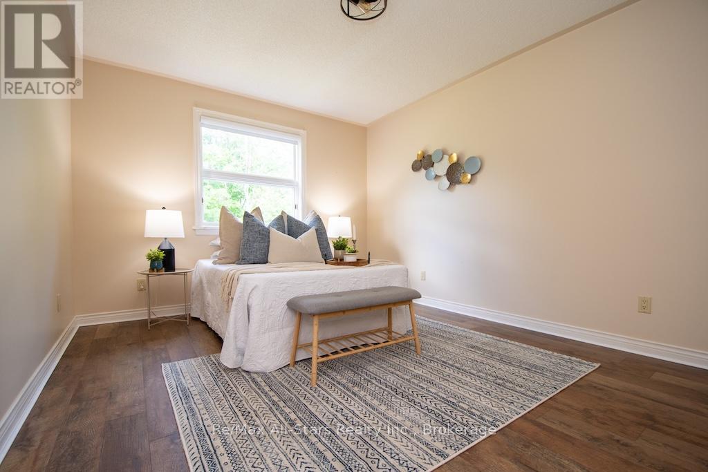 32 FOREST DRIVE - 28