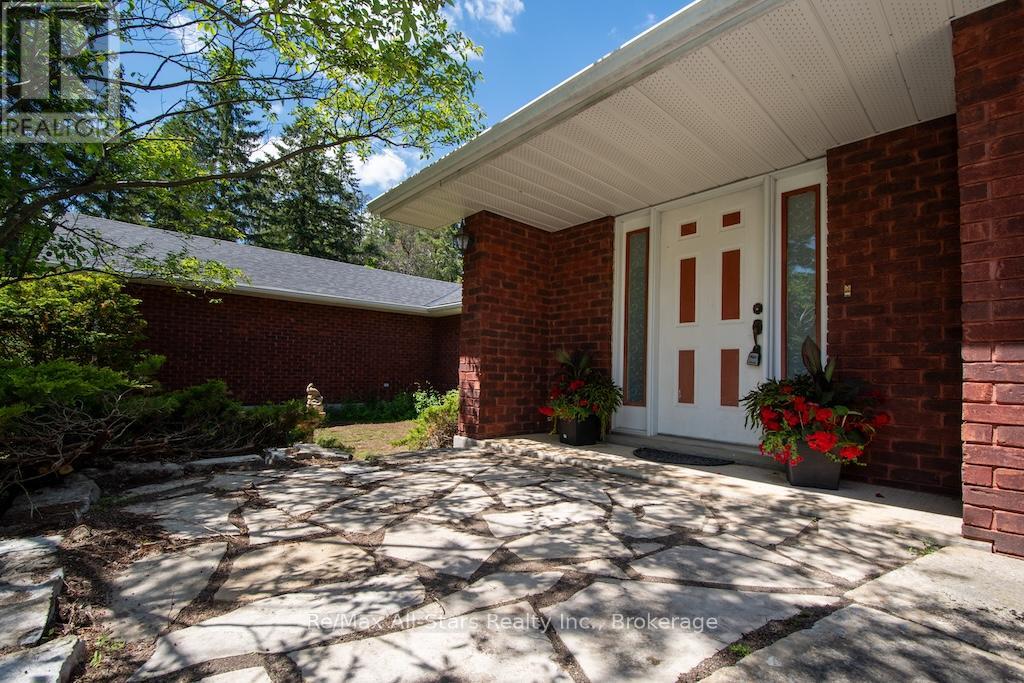 32 FOREST DRIVE - 3