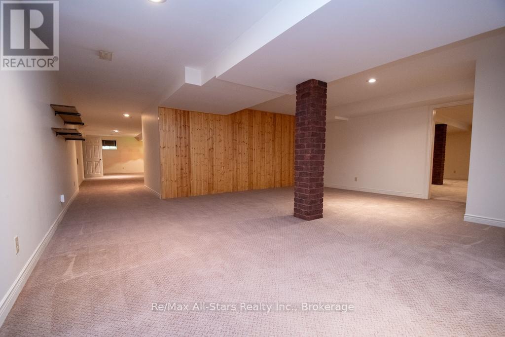 32 FOREST DRIVE - 31