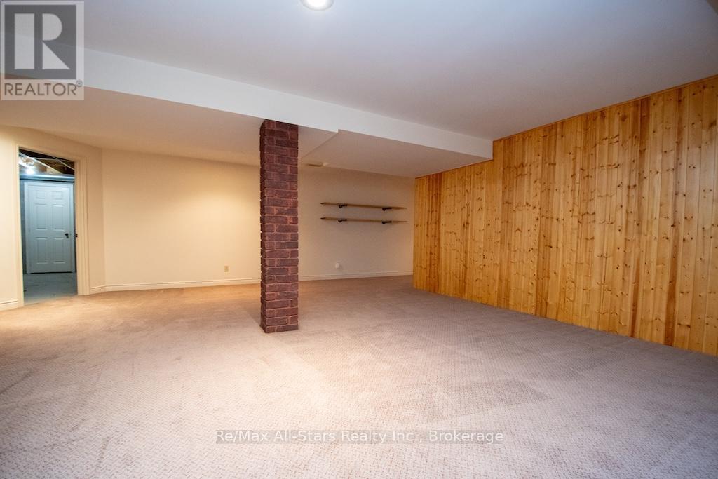 32 FOREST DRIVE - 32