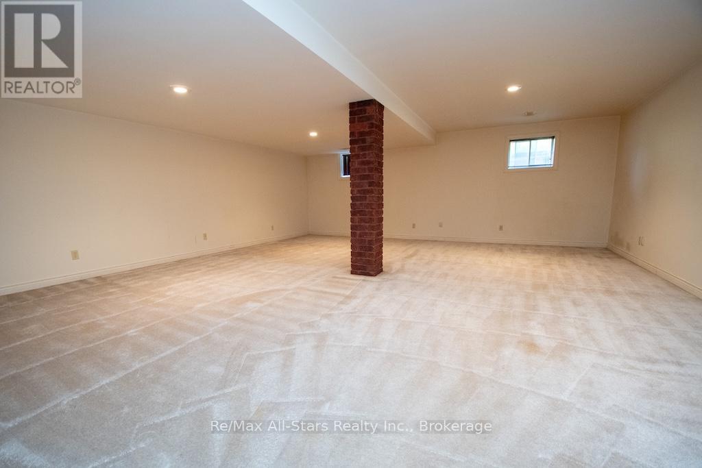 32 FOREST DRIVE - 34