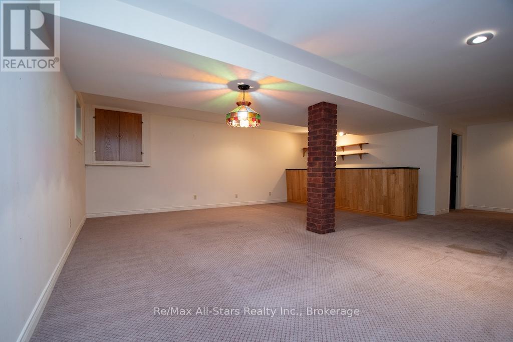 32 FOREST DRIVE - 36