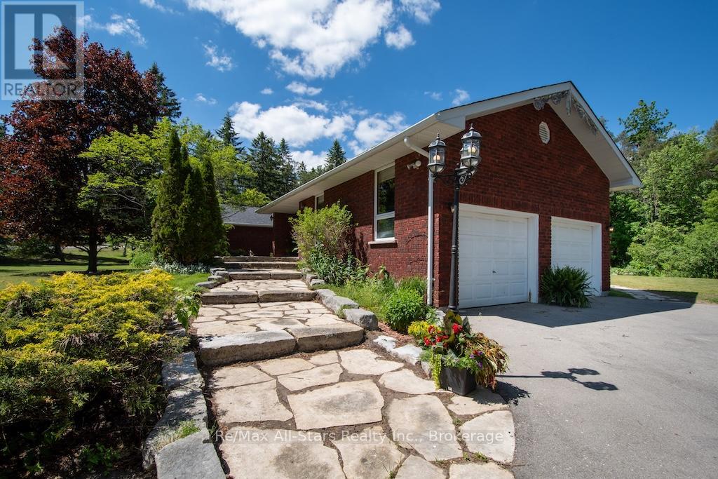 32 FOREST DRIVE - 4