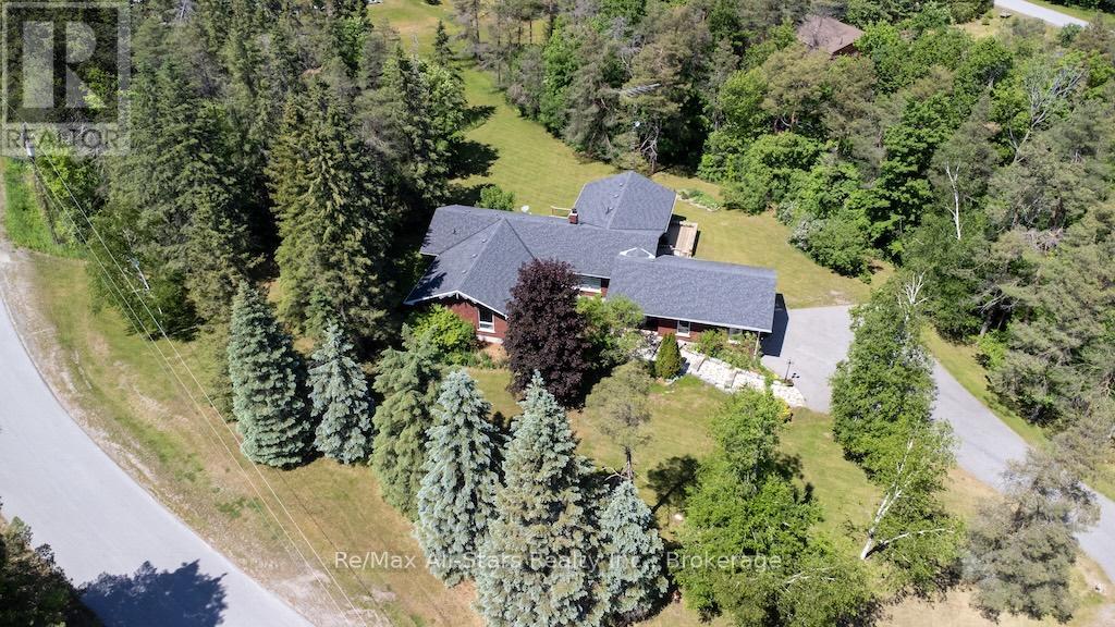 32 FOREST DRIVE - 40