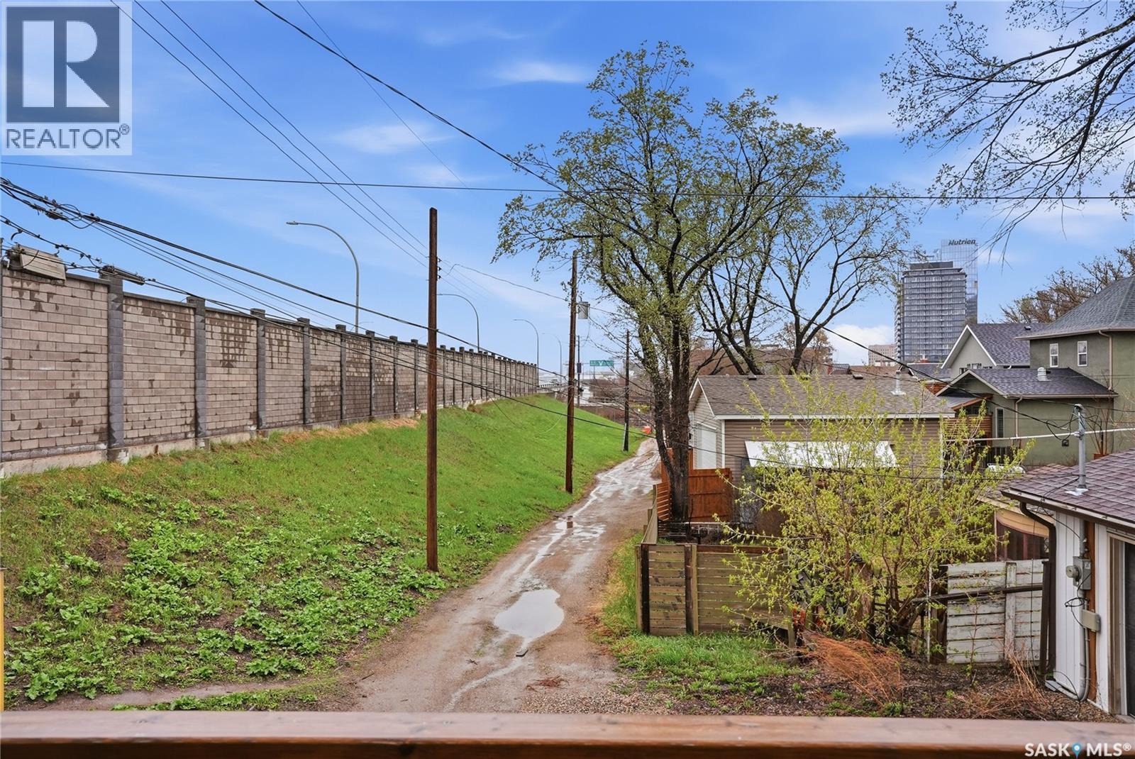 129 11th STREET E - 5