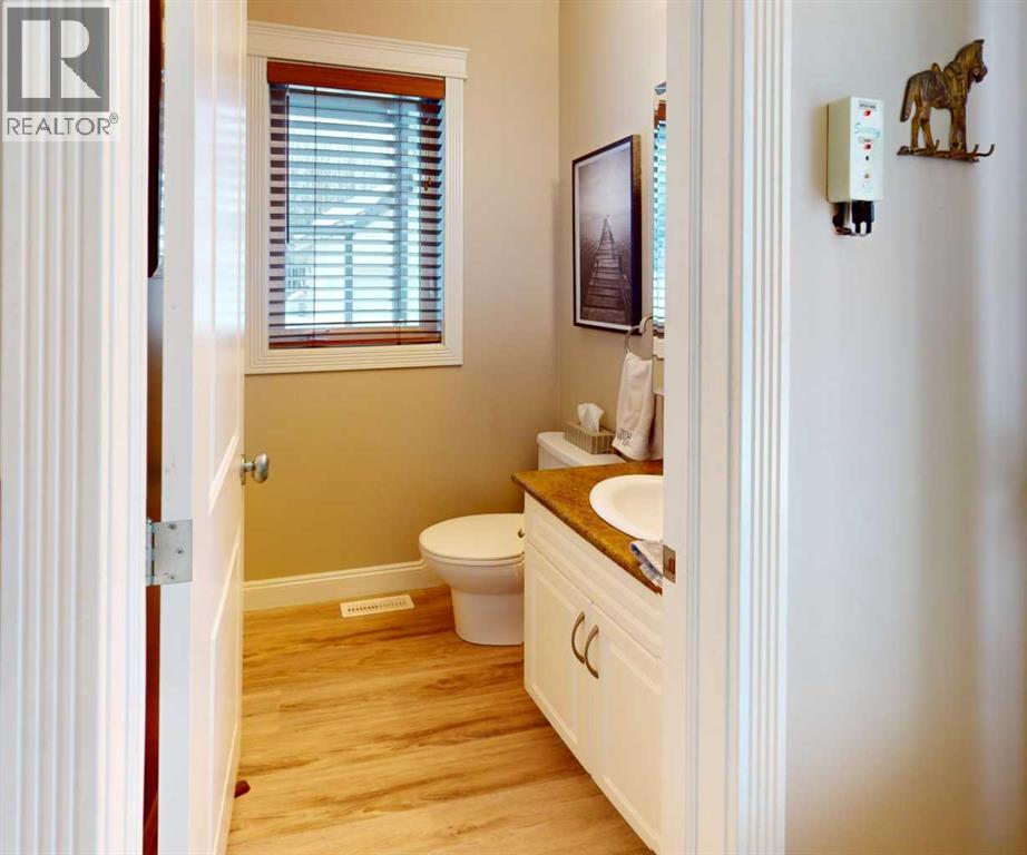 upstairs 1/2 bath