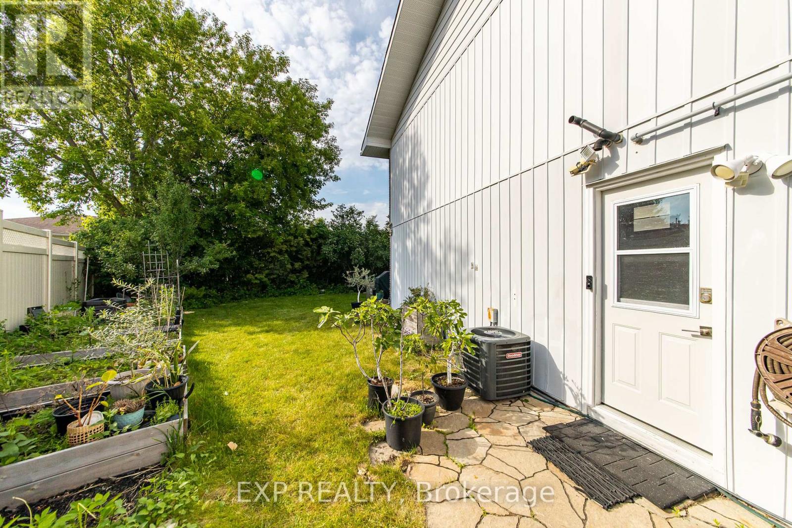 4 Bed, 2 Bath House for Sale in Ottawa – 18 WINLOCK CRESCENT, Ottawa – MLS# X13421976 - Image 22
