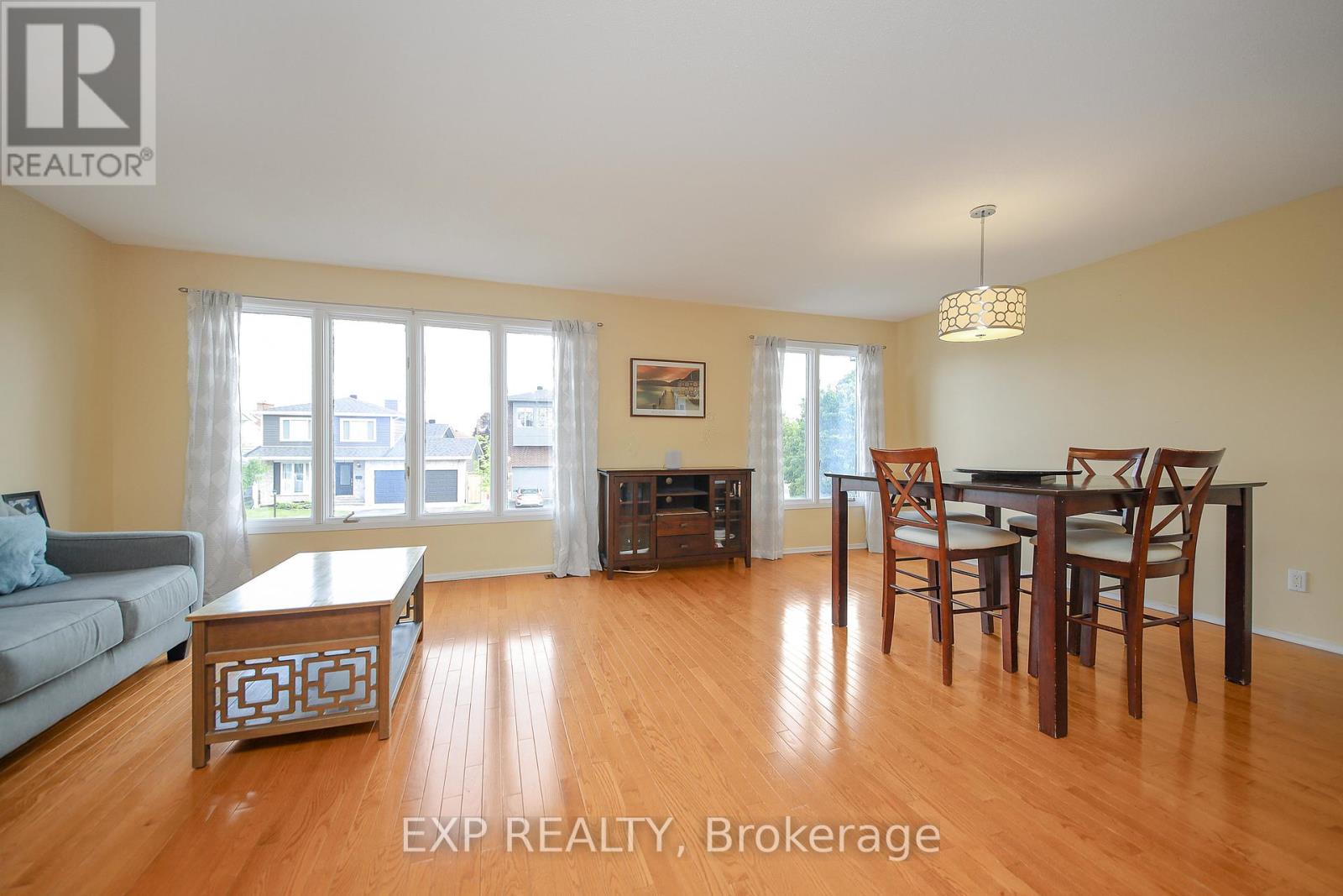 4 Bed, 2 Bath House for Sale in Ottawa – 18 WINLOCK CRESCENT, Ottawa – MLS# X13421976 - Image 8