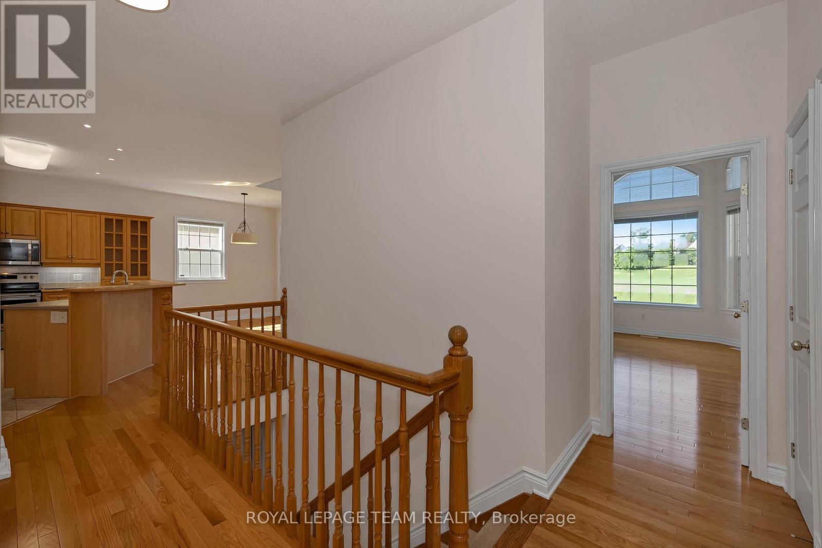 4 Bed, 3 Bath House for Sale in Ottawa – 32 SILVERTHORN COURT, Ottawa – MLS# X13422036 - Image 8