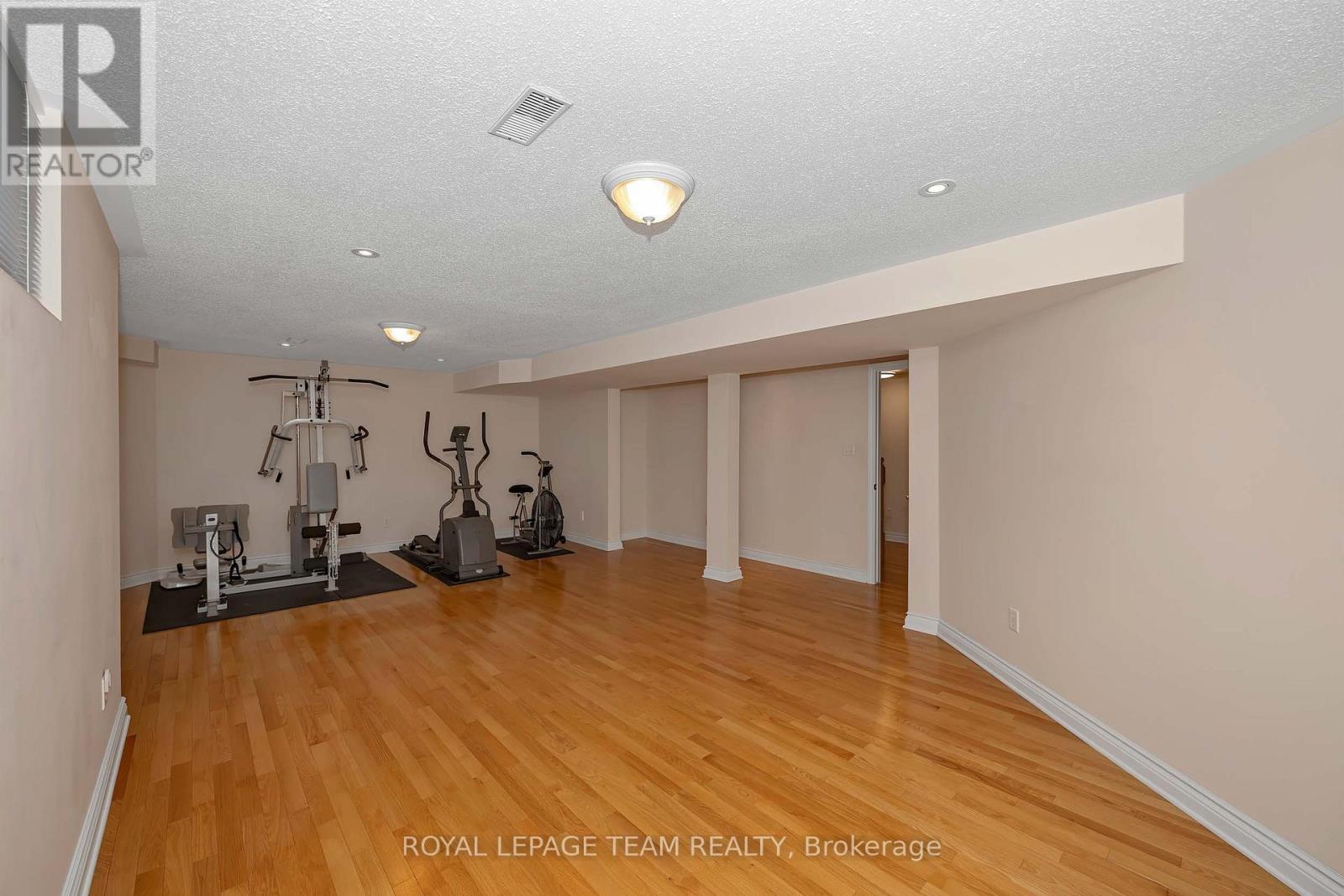 4 Bed, 3 Bath House for Sale in Ottawa – 32 SILVERTHORN COURT, Ottawa – MLS# X13422036 - Image 11