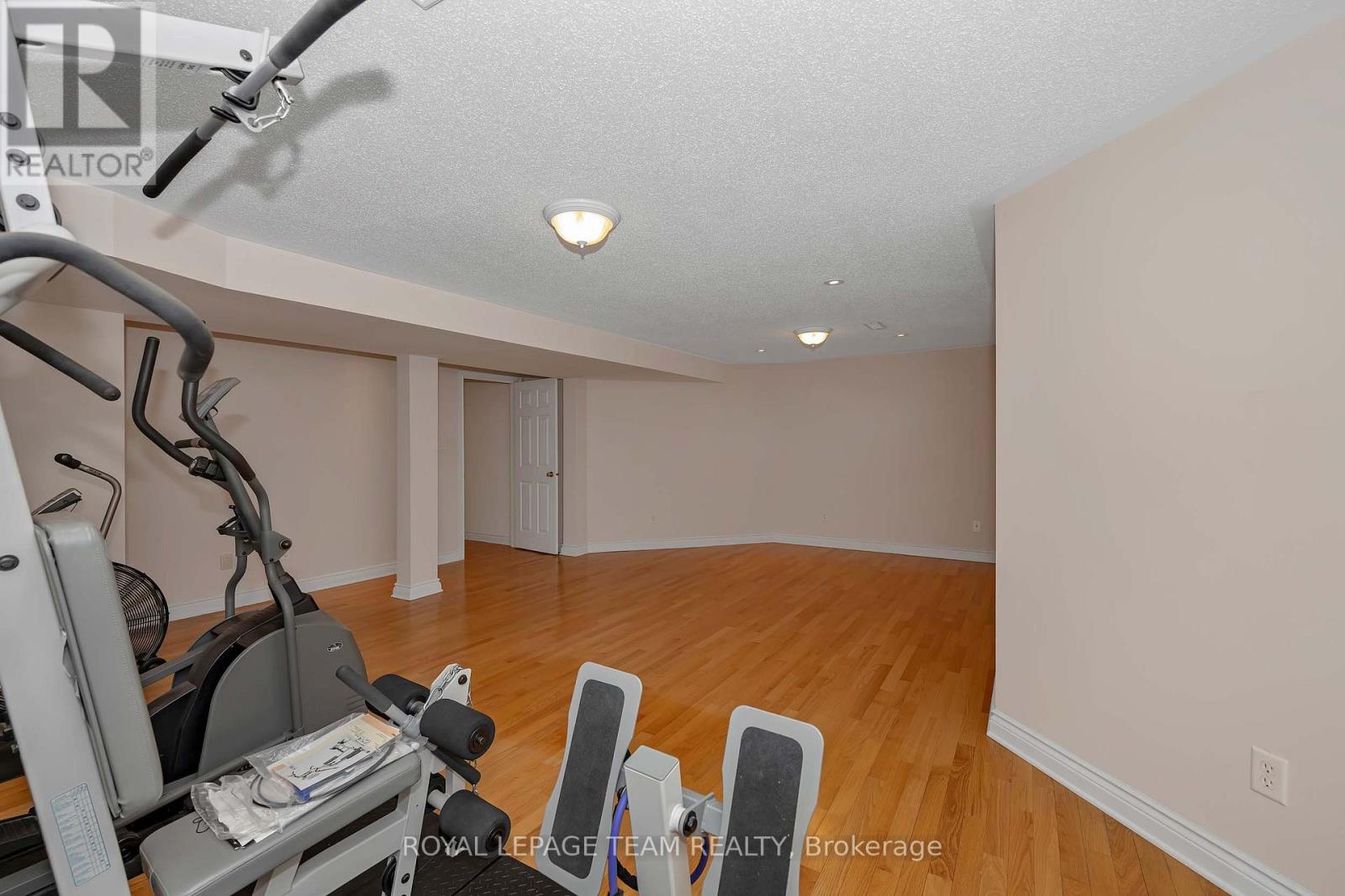 4 Bed, 3 Bath House for Sale in Ottawa – 32 SILVERTHORN COURT, Ottawa – MLS# X13422036 - Image 47