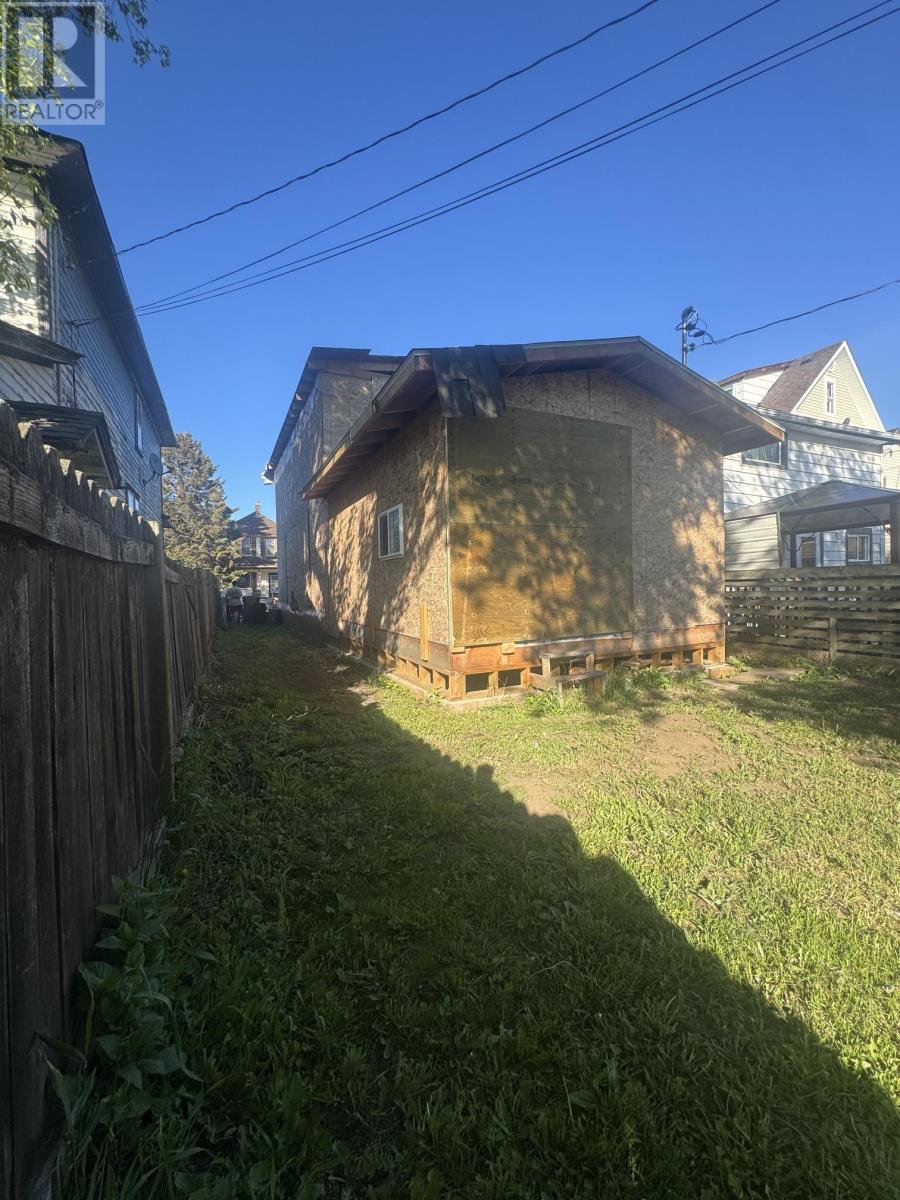 525 McIntosh ST - 10