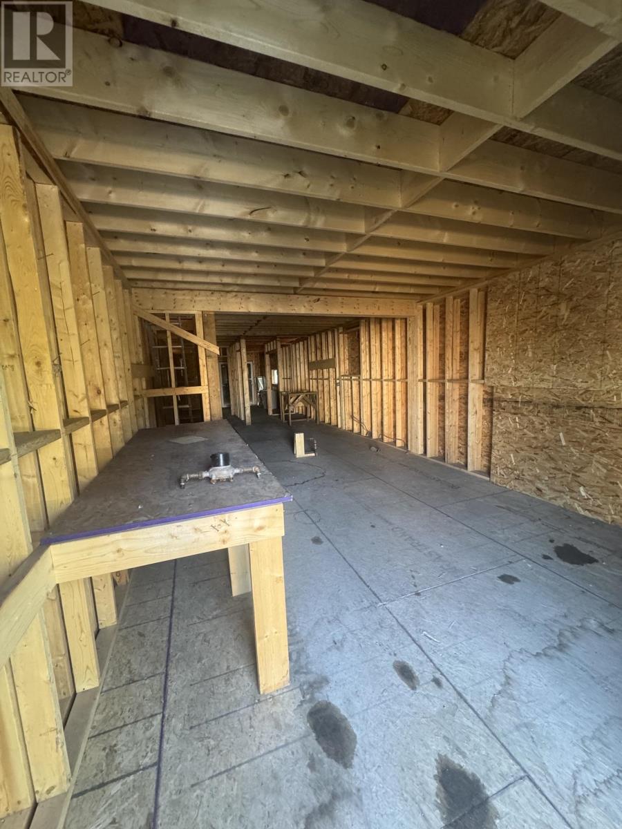 525 McIntosh ST - 4