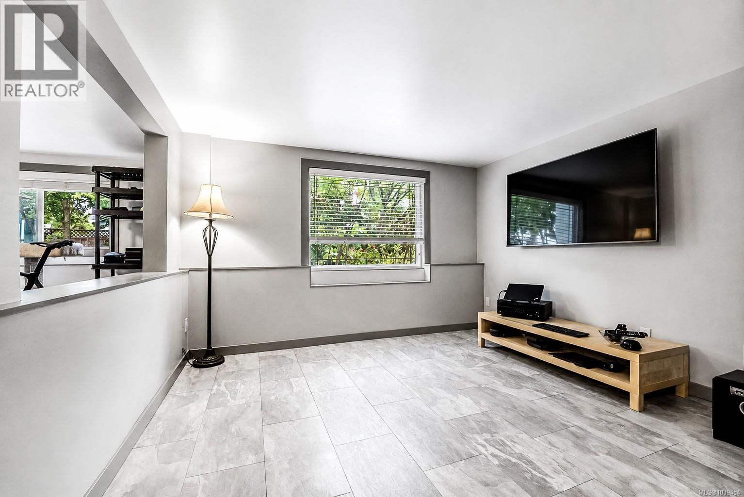  2519 Wootton Crescent, Oak Bay