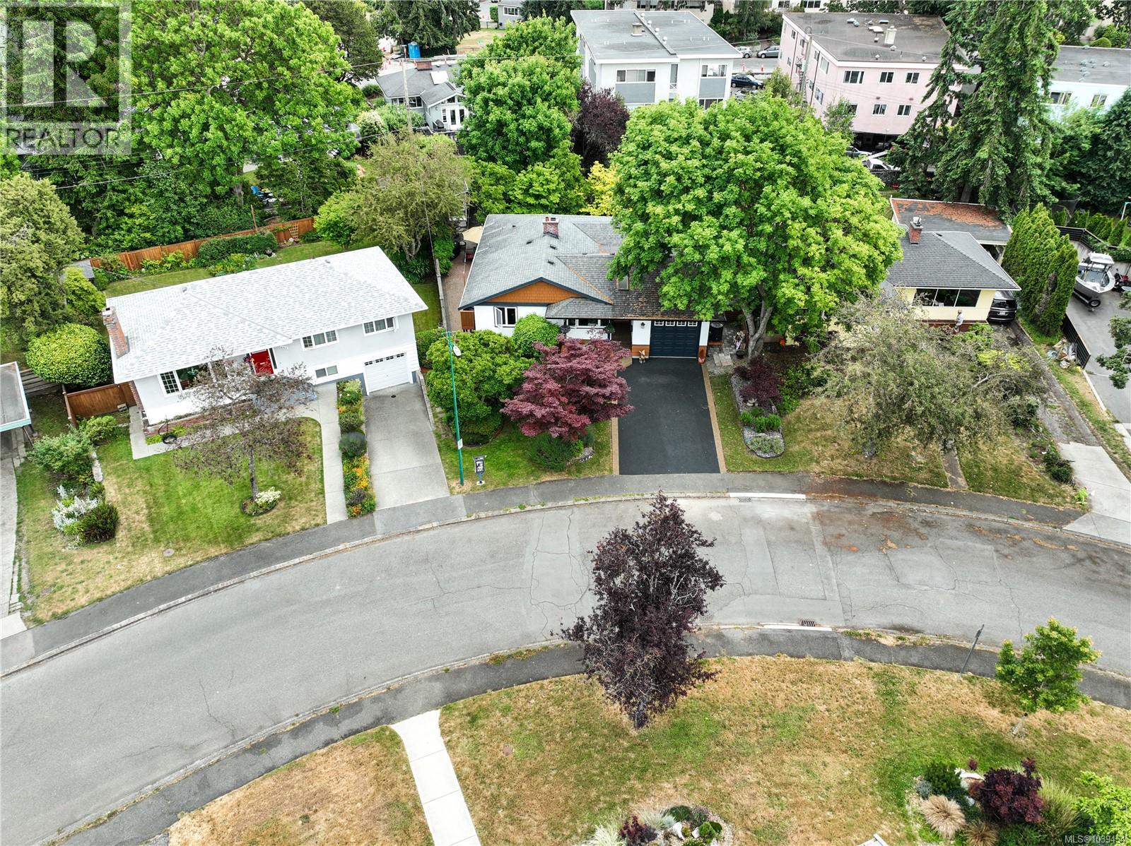  2519 Wootton Crescent, Oak Bay