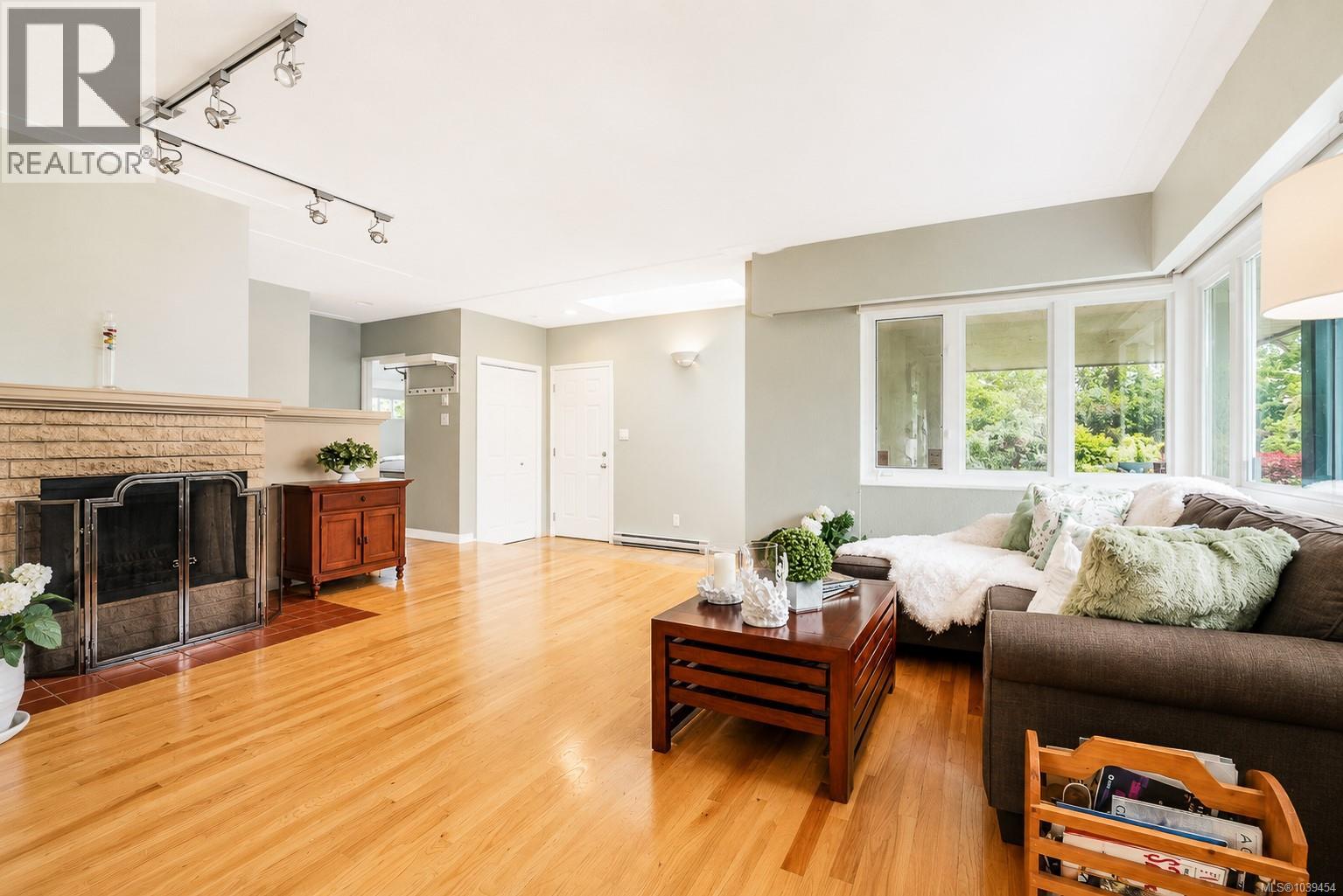 2519 Wootton Cres - 5