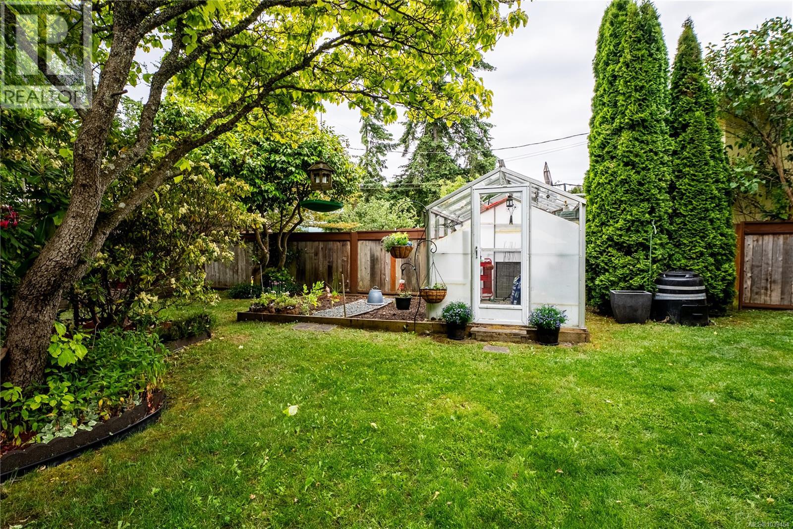  2519 Wootton Crescent, Oak Bay