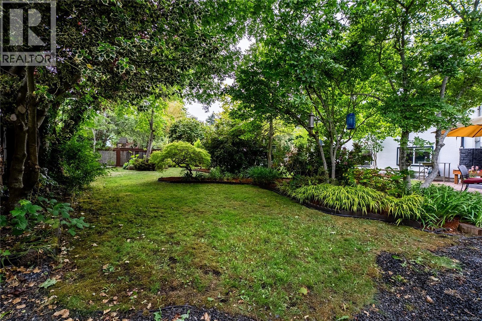  2519 Wootton Crescent, Oak Bay