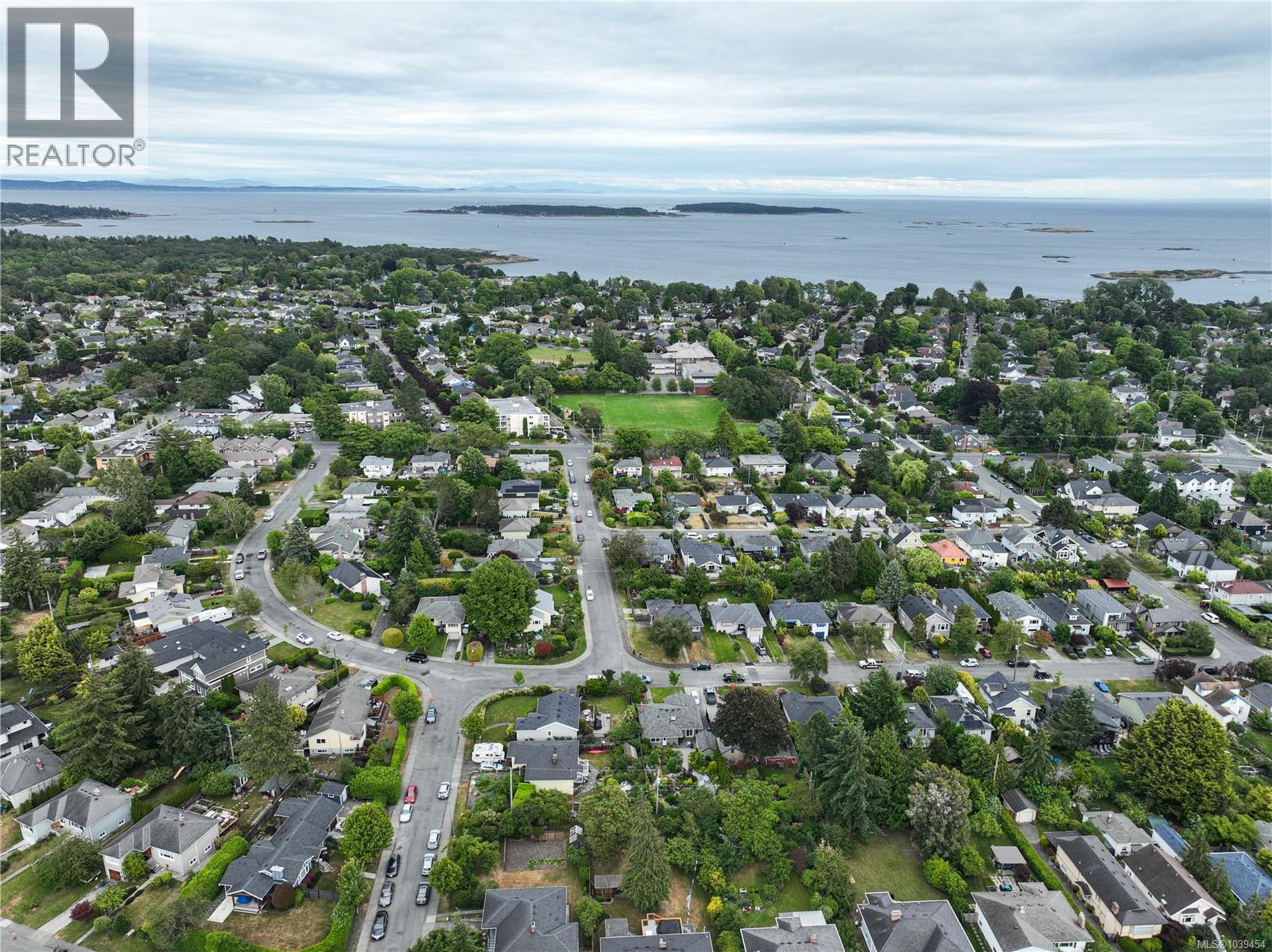  2519 Wootton Crescent, Oak Bay