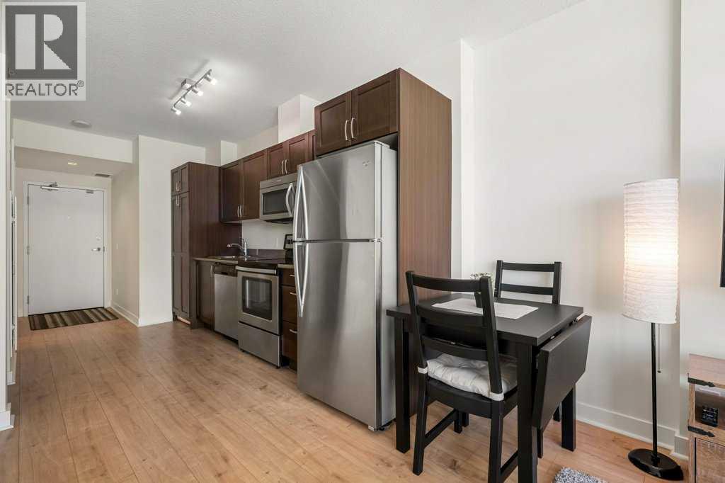 811, 10 Brentwood Common NW — photo 12