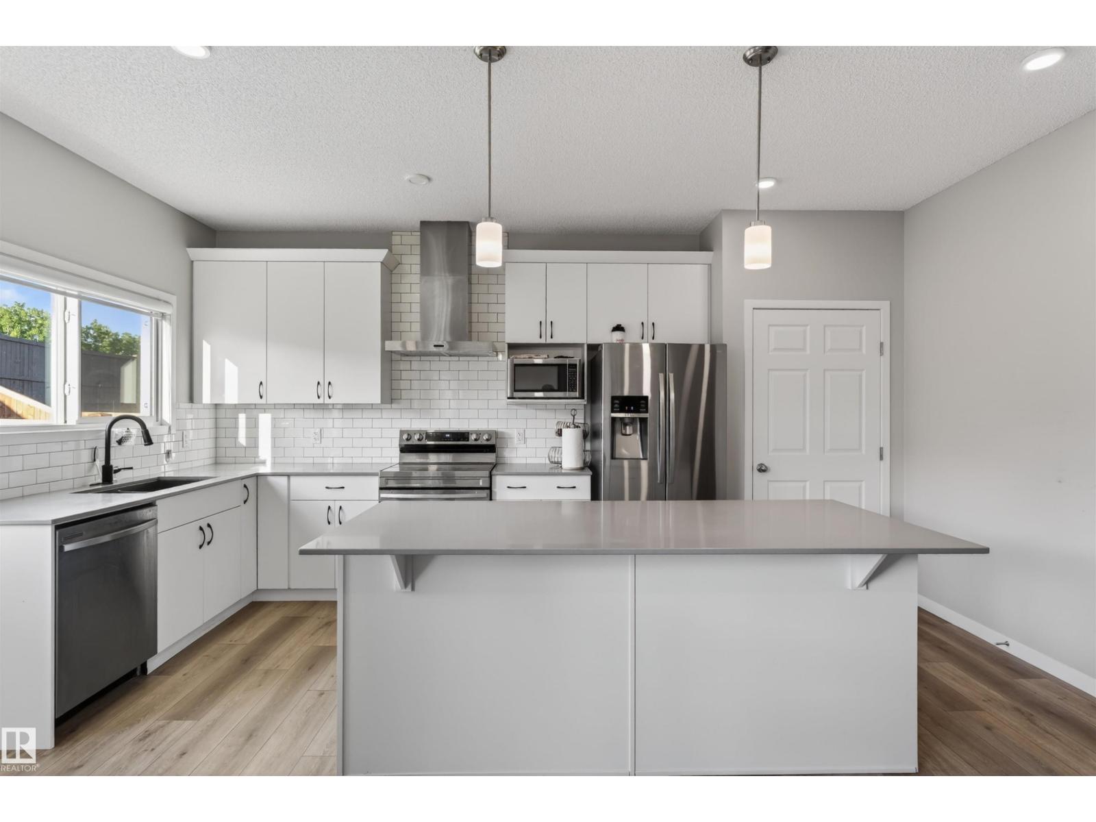 22638 99A AV NW — photo 10