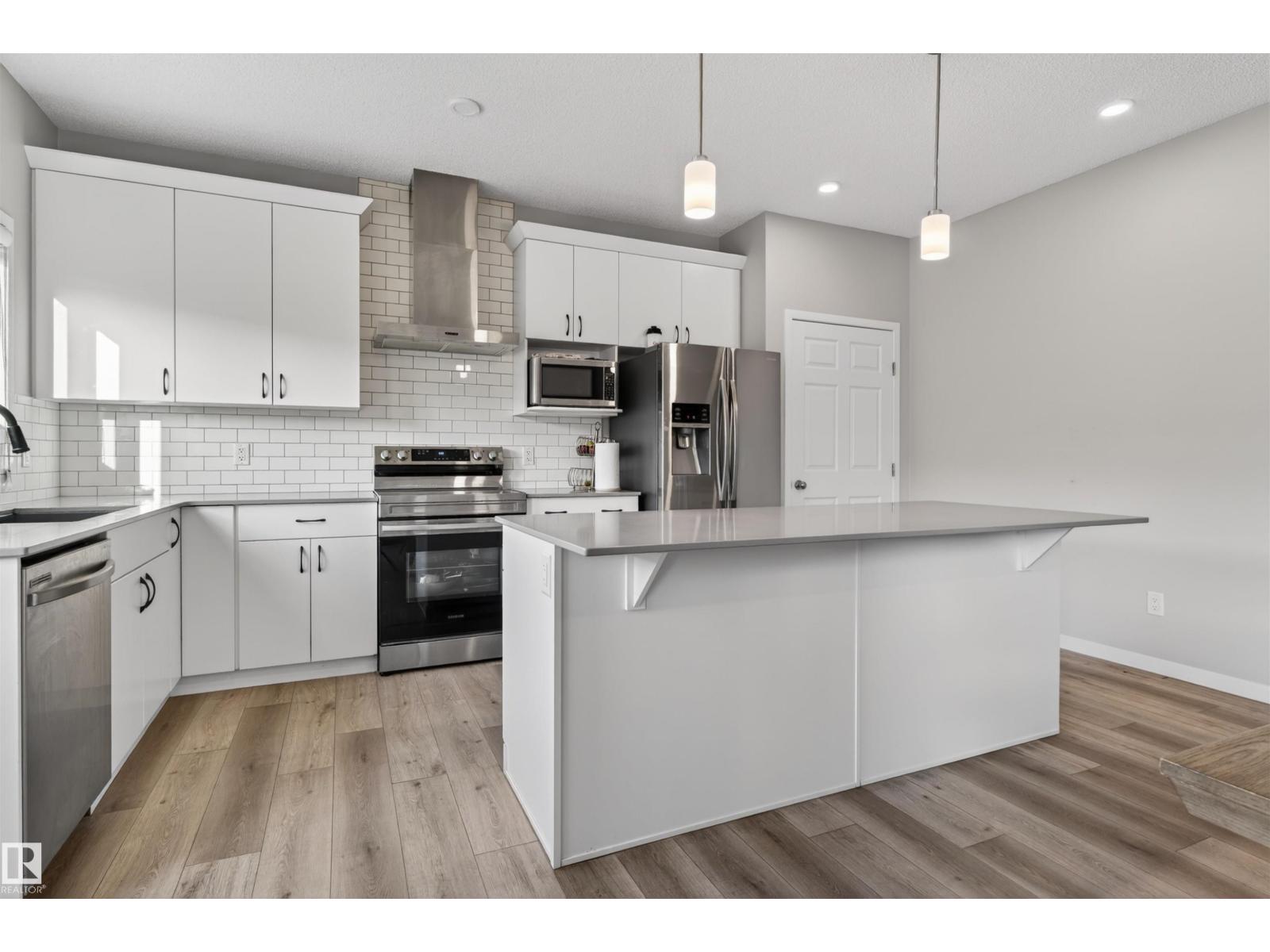 22638 99A AV NW — photo 11