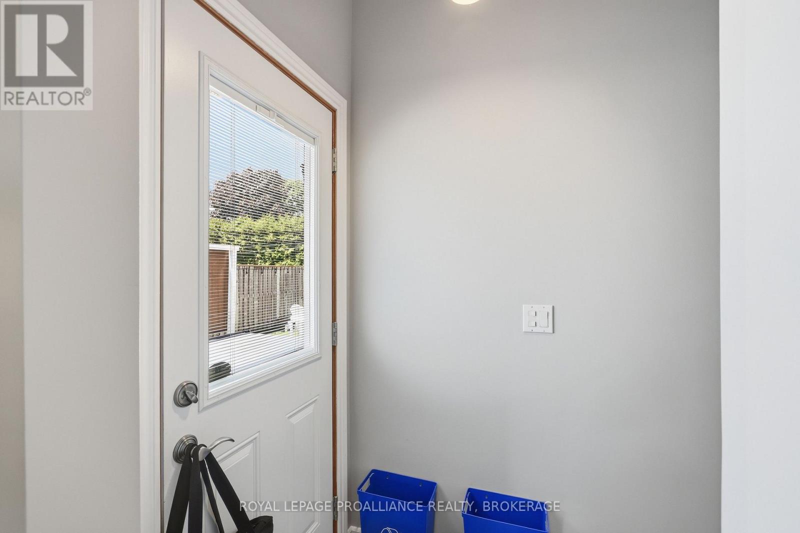 6 BYRON CRESCENT - 34