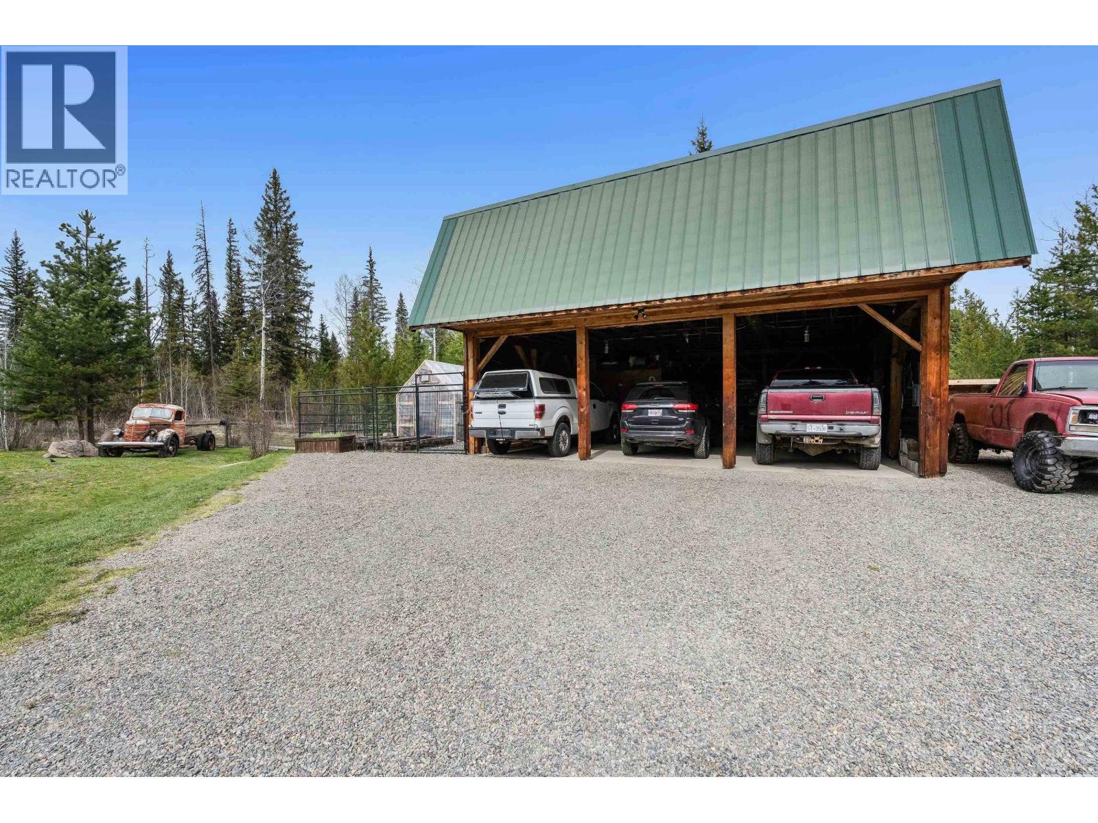 6483 HORSE LAKE ROAD - 10