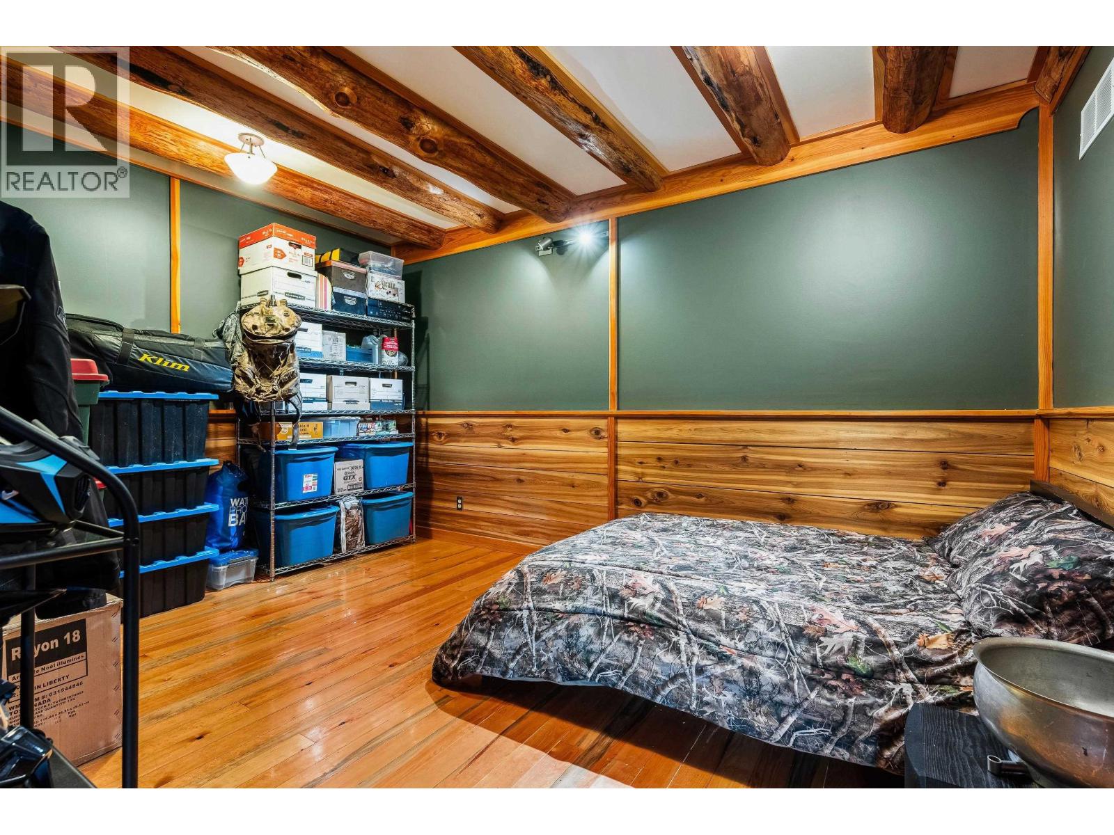 6483 HORSE LAKE ROAD - 32
