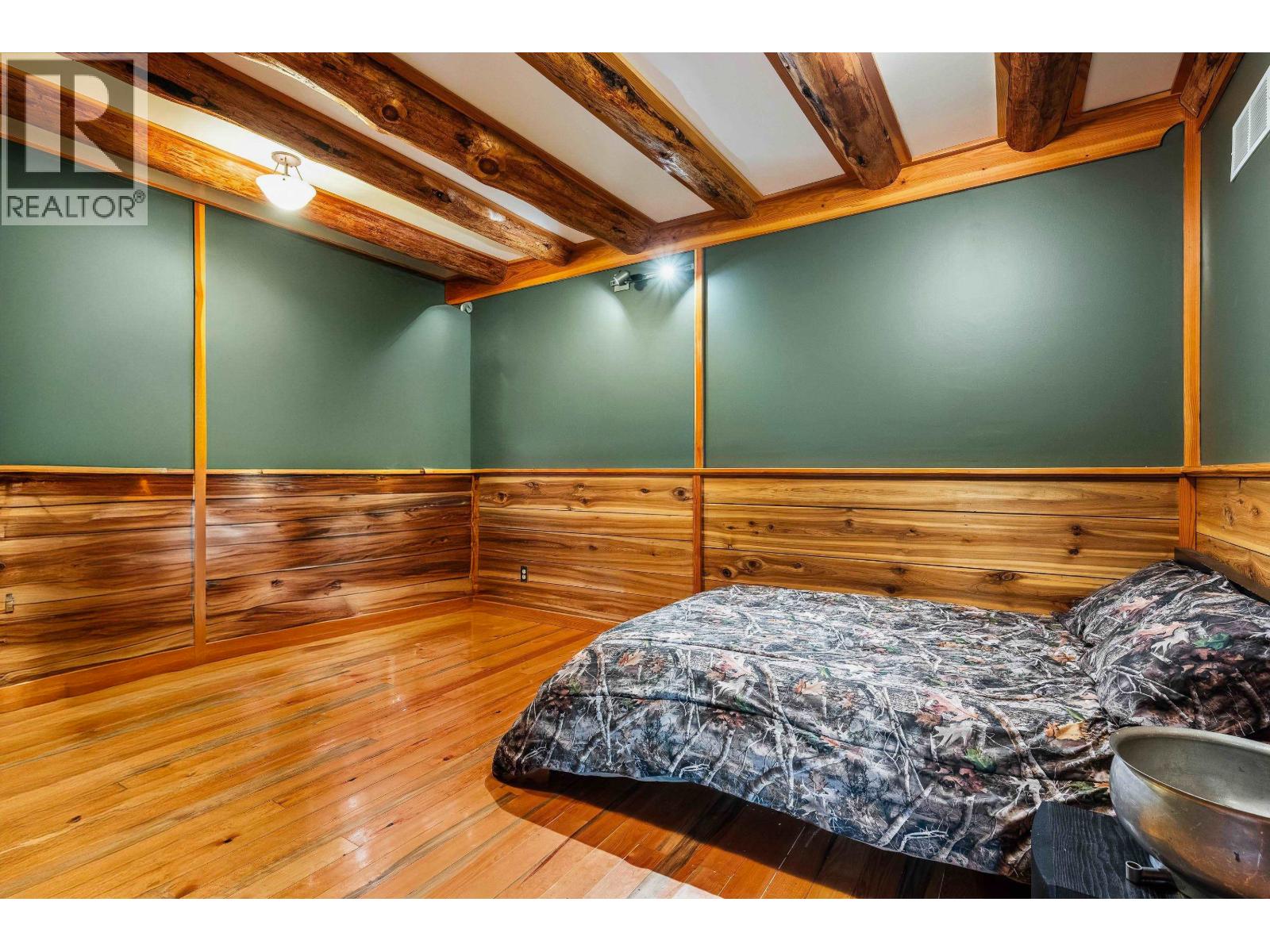 6483 HORSE LAKE ROAD - 25