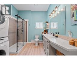 4920 Ivy Road, Eagle Bay, BC V0E1T0 Photo 13