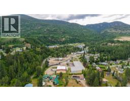1795 Homegoods Road, Genelle, BC V0G1G0 Photo 7