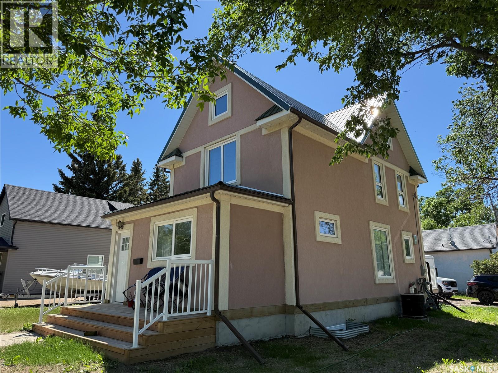 301 3rd STREET S - 1