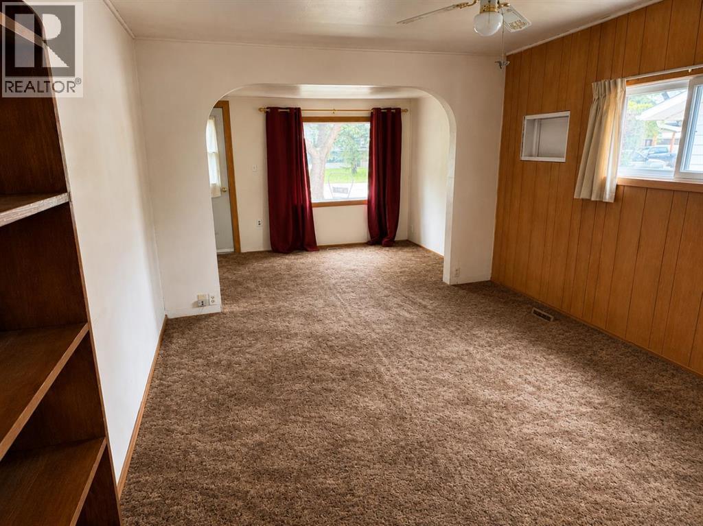 4521 44 Street — photo 7