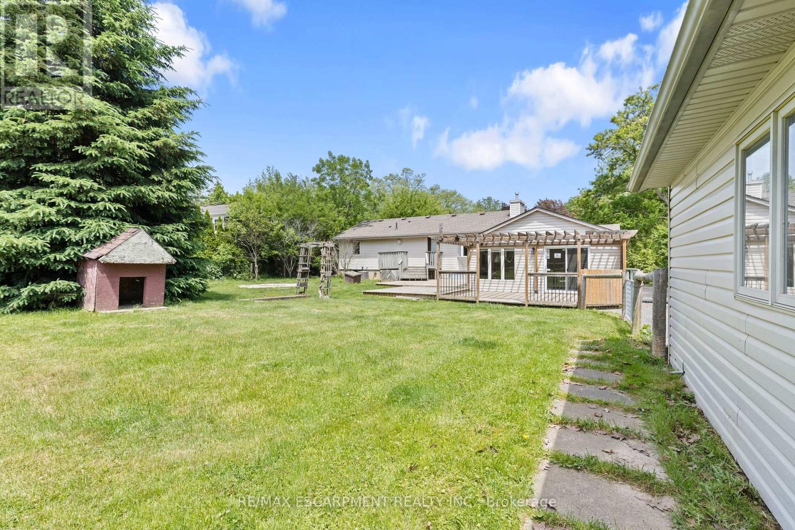404 HAMILTON DRIVE - 38