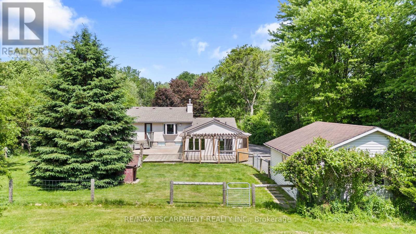 404 HAMILTON DRIVE - 44