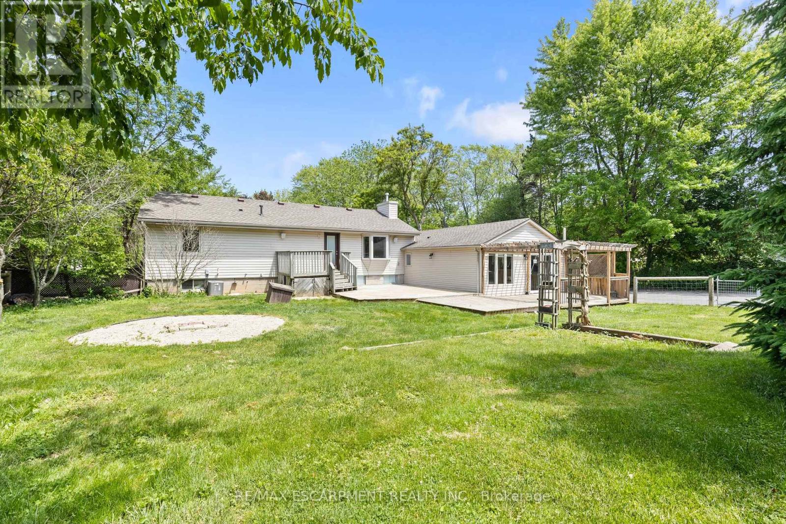 404 HAMILTON DRIVE - 39