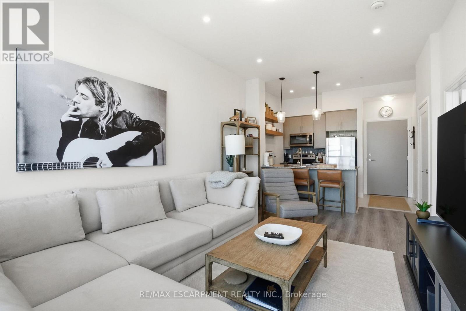 #619 16 CONCORD PLACE - 2